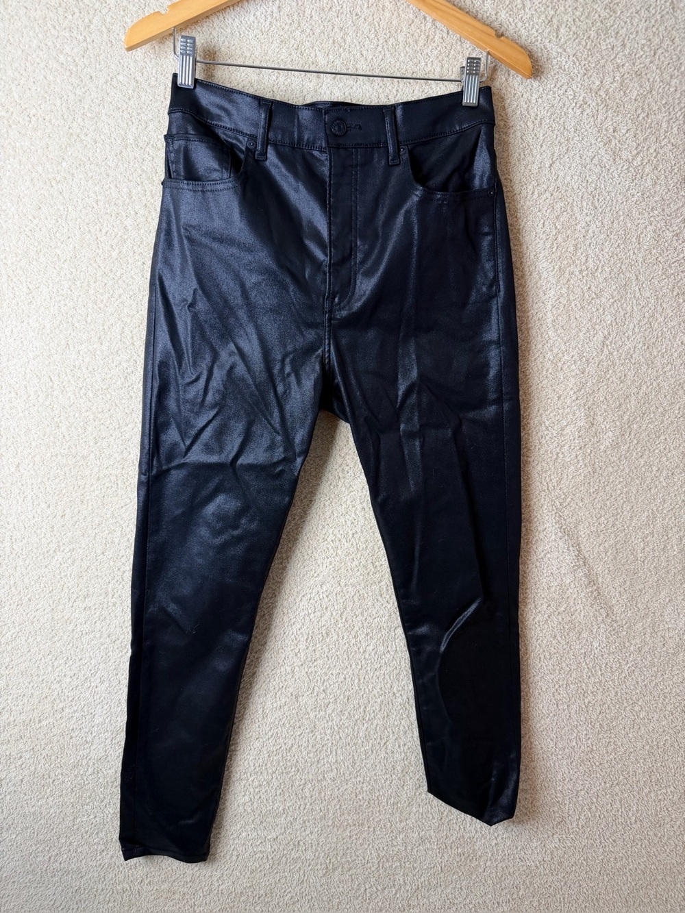 Express Women’s Black Coated High Rise Skinny Jeans Size 6